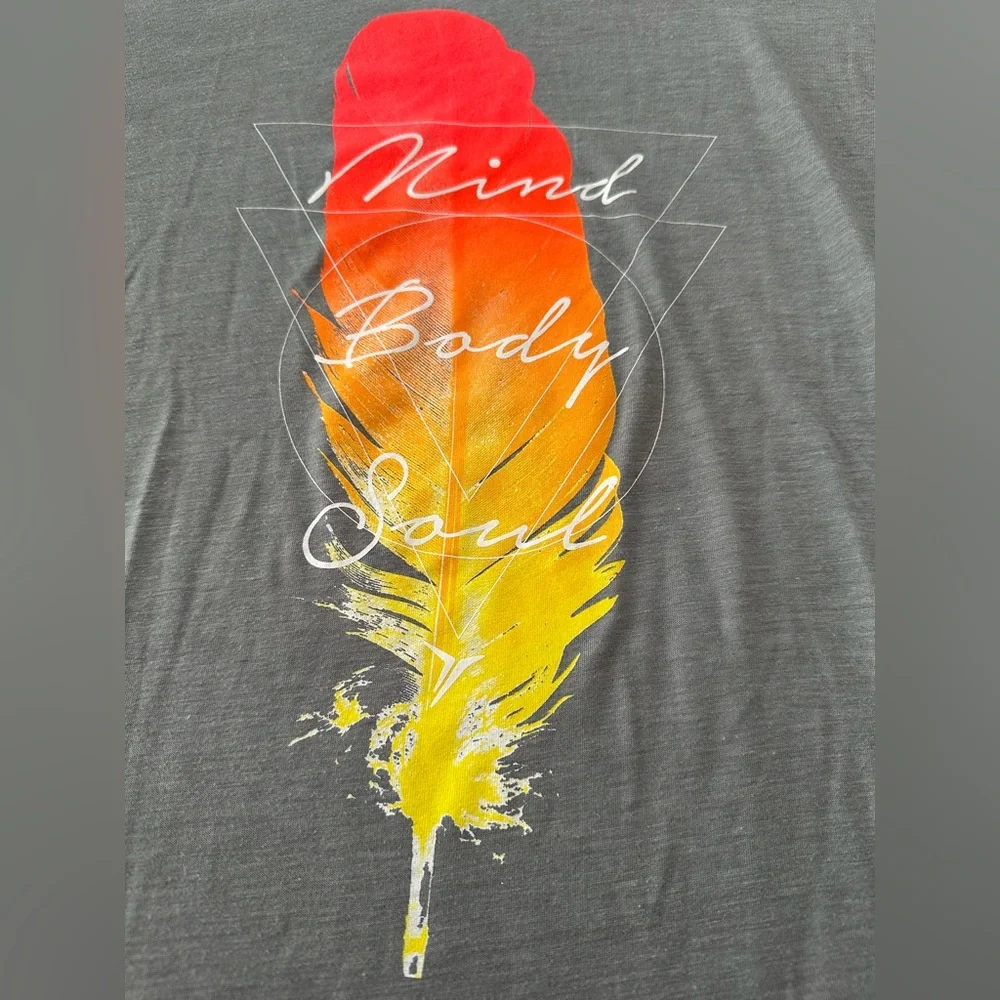Old Navy Active Go Dry Long Sleeve Studio Graphic T-shirt in Gray Size XL 14